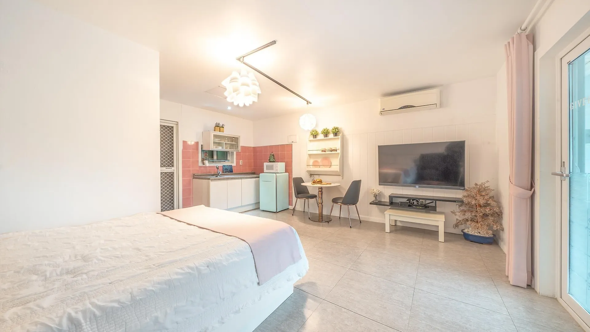 Ganghwa Giverny Spa Pension Incheon