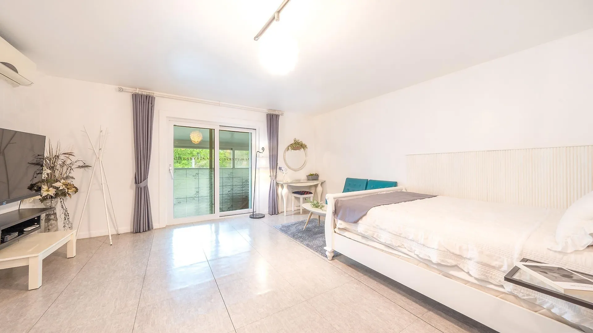 Holiday home Ganghwa Giverny Spa Pension Incheon