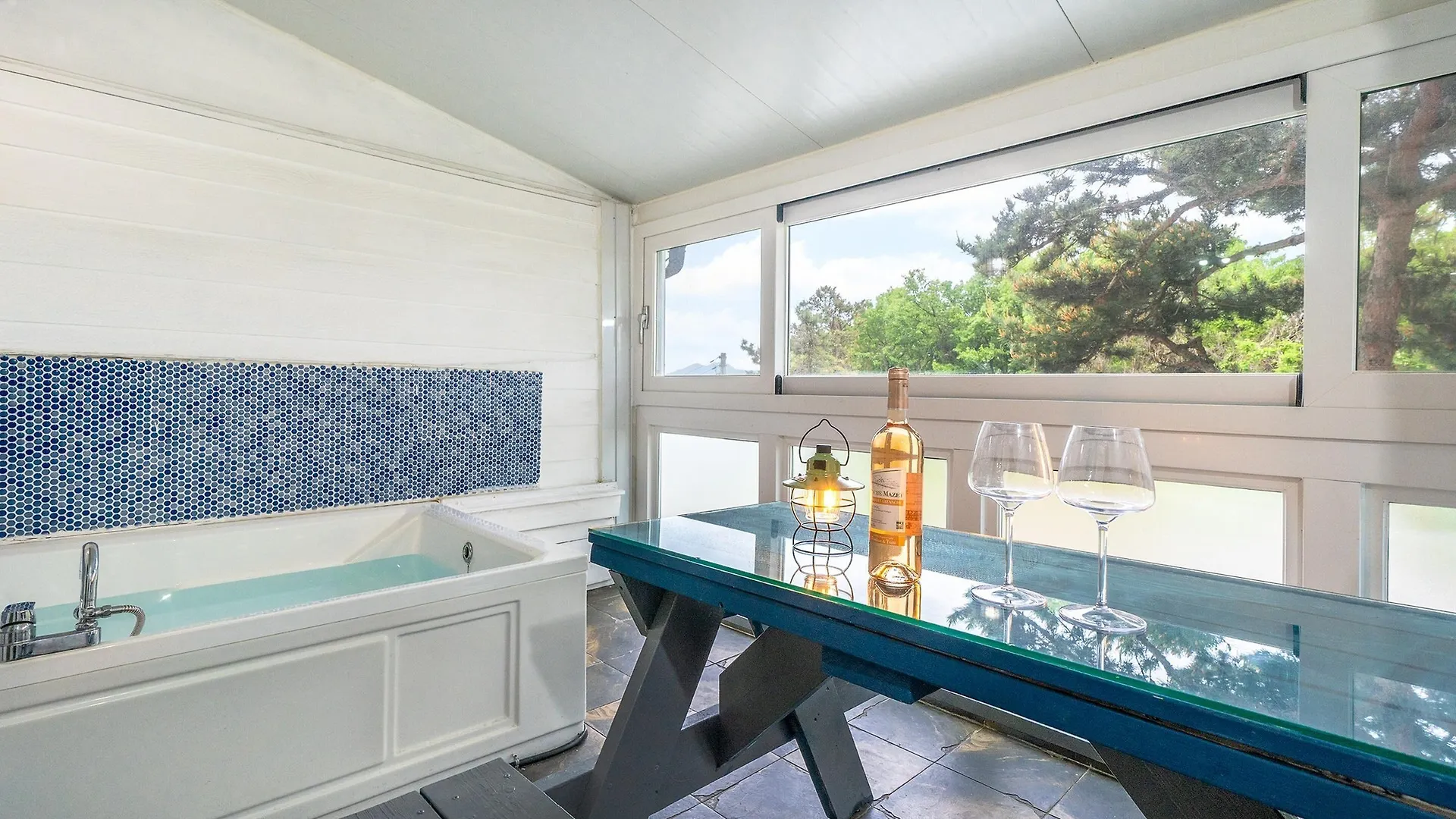 Holiday home Ganghwa Giverny Spa Pension Incheon