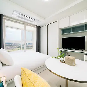 Urbanstay Songdo Moonlight Park Apartment